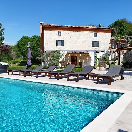 Villa Elegant In Ripenda Verbanci *