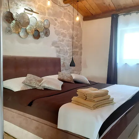 Villa Elegant In Ripenda Verbanci Plomin